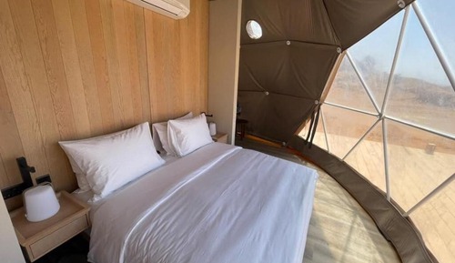 Dome King with pool