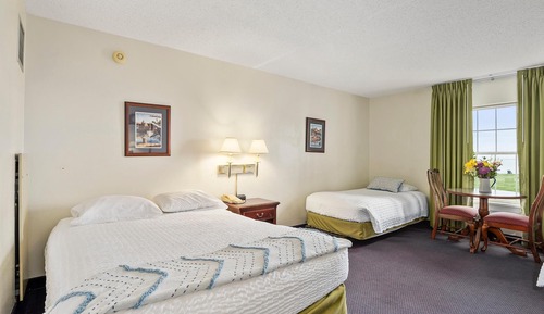 Room, Multiple Beds (TCSDBV)