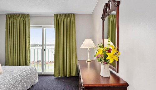 Room, Multiple Beds (SCSSBV)