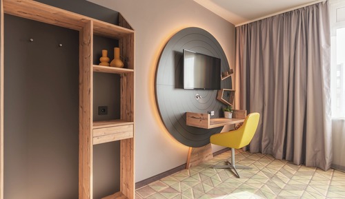 Premium Room, 1 Queen Bed (Up to 3 Adults)