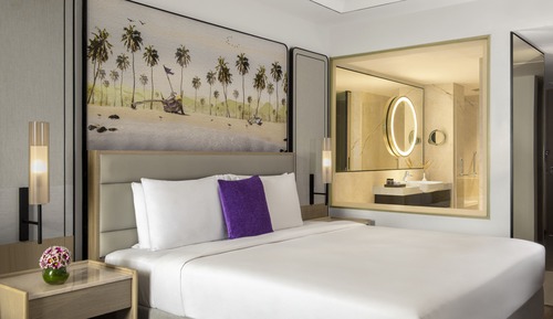 Deluxe Room, 1 King Bed