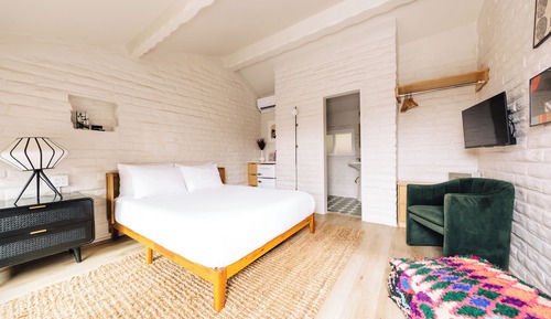 Deluxe Room, 1 Queen Bed, Patio