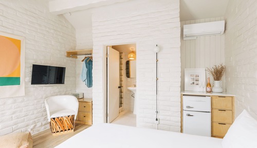 Deluxe Room, 1 Queen Bed, Patio