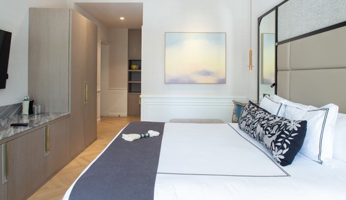 Deluxe Room, 1 King Bed
