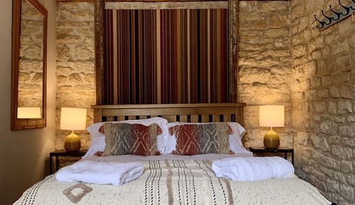 Studio, Ensuite (Stable)