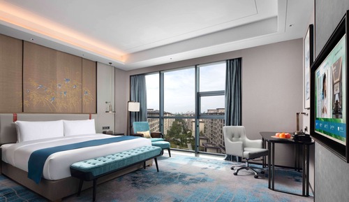 Deluxe Room, 1 King Bed
