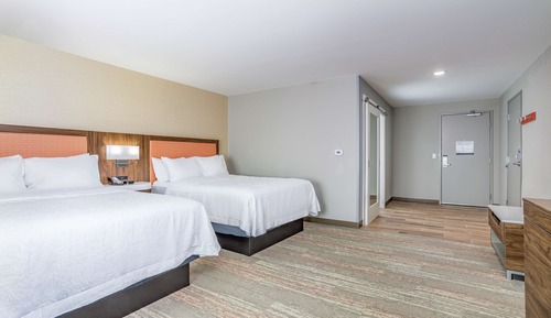 Room, 2 Queen Beds, Accessible (Roll-In Shower)
