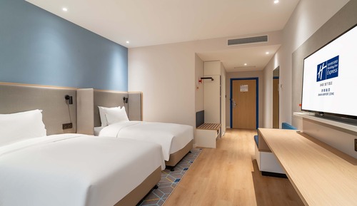 Standard Room, 2 Twin Beds (Atrium View)