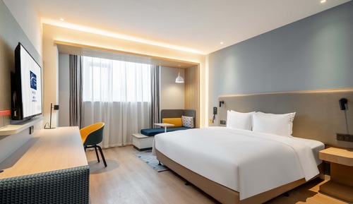 Standard Room, 1 King Bed (Extra Floor Space)