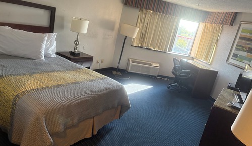 Standard Room, 1 King Bed