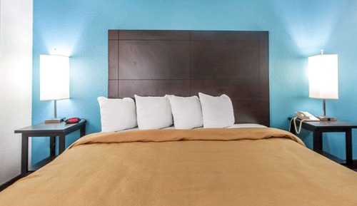 Suite, 1 King Bed with Sofa bed, Accessible, Non Smoking (Efficiency, Upgrade)