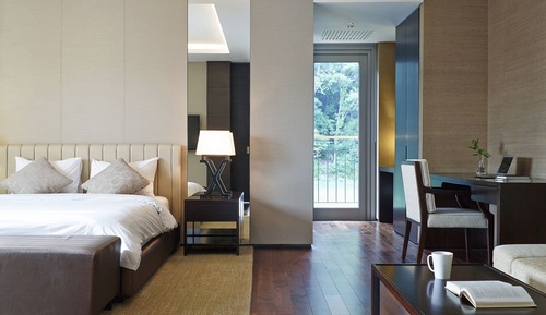 Corner Suite Bed