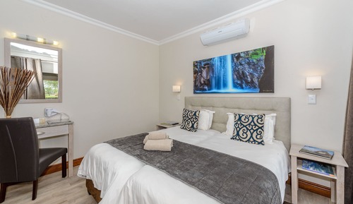 Twin Room with Patio Wheelchair Friendly