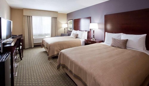 Suite, 2 Queen Beds, Accessible