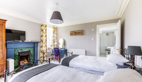 Suite, Ensuite ( Iona Ground Floor)