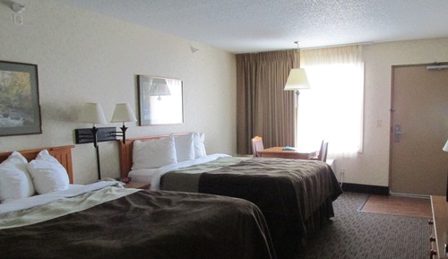 Standard Room, 2 Queen Beds (Two Queen Beds Main Floor)