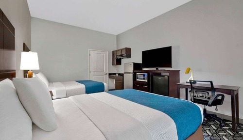 Deluxe Room, 2 Queen Beds, Non Smoking, Refrigerator & Microwave