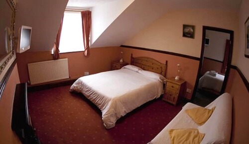 Family Room (4 Adults)