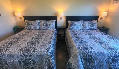 Deluxe Room, 2 Queen Beds, Jetted Tub, Lake View
