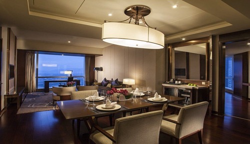 Executive Suite, 1 King Bed (Living Area)