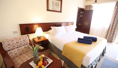 Family Room, 2 Bedrooms
