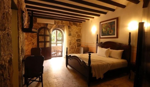 Standard Studio Suite, Mixed Dorm, Balcony, Garden View