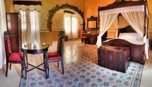 Luxury Suite, 1 King Bed (Jacuzzi)