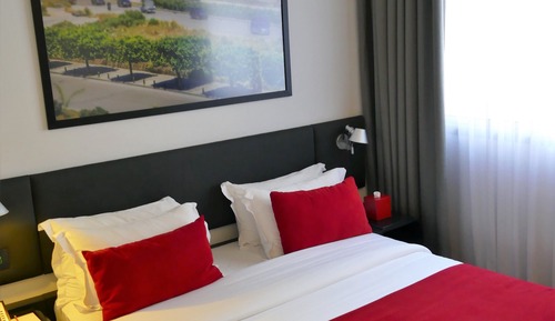 Premium One-Bedroom Suite