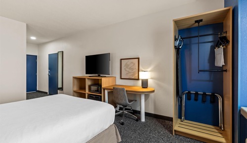 Room, 1 Queen Bed, Accessible, Bathtub (Mobility & Hearing)