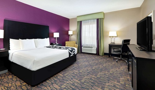 Suite, 1 King Bed, Accessible, Non Smoking (Mobility)