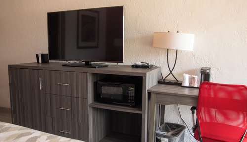 Room, 1 King Bed, Accessible, Non Smoking (Roll-In Shower)