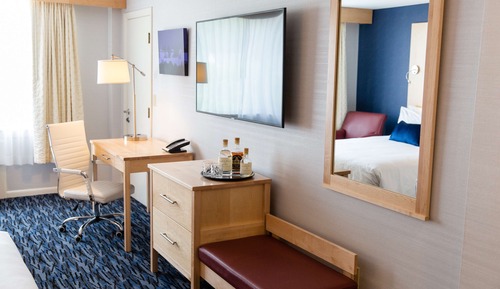 Deluxe Room, 1 Queen Bed
