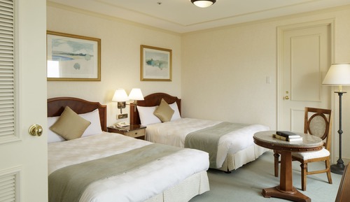 Family Corner Suite, Non-Smoking, Garden View 