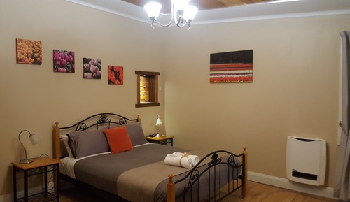 Standard Room, 1 Queen Bed, Ensuite, Garden View