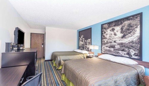 Standard Room, 2 Queen Beds, Non Smoking