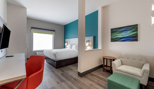 Suite, 1 King Bed, Accessible, Non Smoking