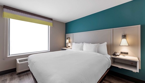 Suite, 1 King Bed, Non Smoking