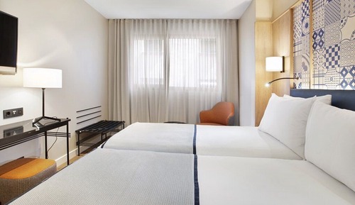 Double or Twin Room (Parking)