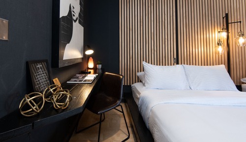 Signature Room