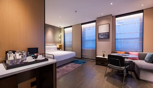 Standard Room, 1 King Bed