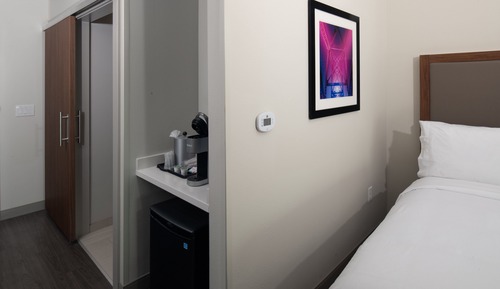 Standard Room, 1 King Bed, Accessible (Mobility, Accessible Tub)