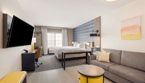 Suite, 1 King Bed with Sofa bed, Non Smoking (Pet friendly)