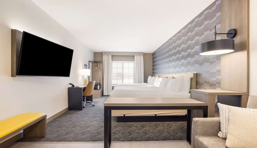 Suite, Non Smoking (2 Queen Beds, Sofa bed, Pet Friendly)