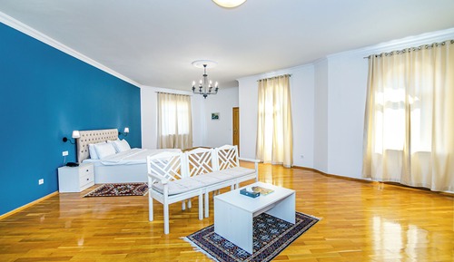 King Room, Balcony