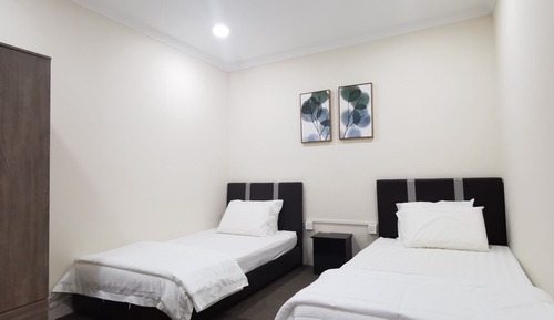 Twin Room, Shared Bathroom