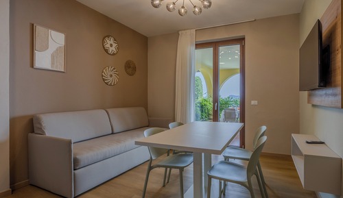 Panoramic Apartment, Lake View