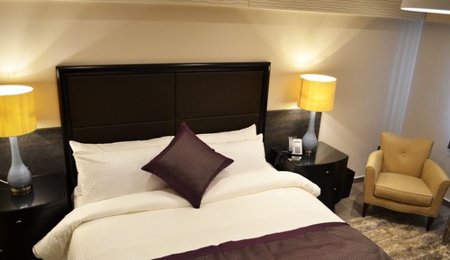 Executive Suite, 1 King Bed with Sofa bed, 2 Bathrooms, Garden View