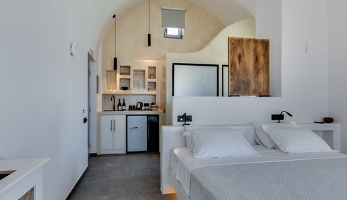 Deluxe Suite with Outdoor Hot Tub &amp; Sea view