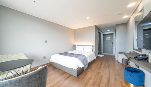Pool Deluxe Double Room