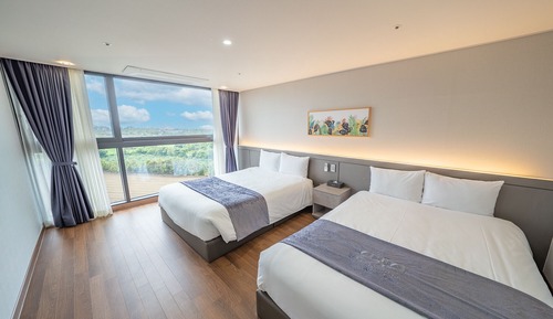 Family Suite, 2 Double Beds (Semi)